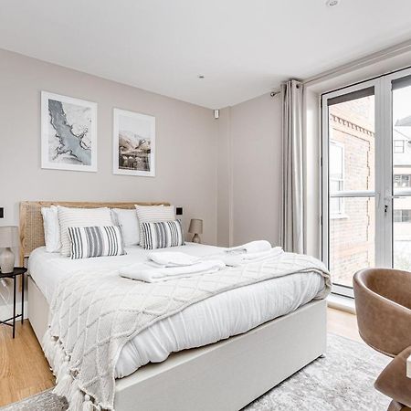 Charming 1 Bedroom Apt , Town Centre, Wifi, Free Parking By Tent Serviced Apartments Staines-upon-Thames Exteriér fotografie