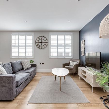 Charming 1 Bedroom Apt , Town Centre, Wifi, Free Parking By Tent Serviced Apartments Staines-upon-Thames Exteriér fotografie